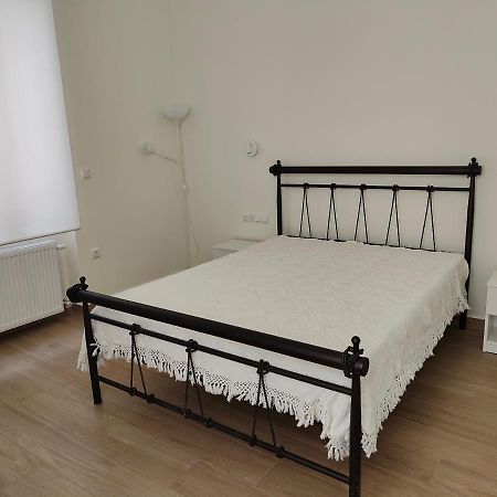 Litseli Apartment Атина Екстериор снимка