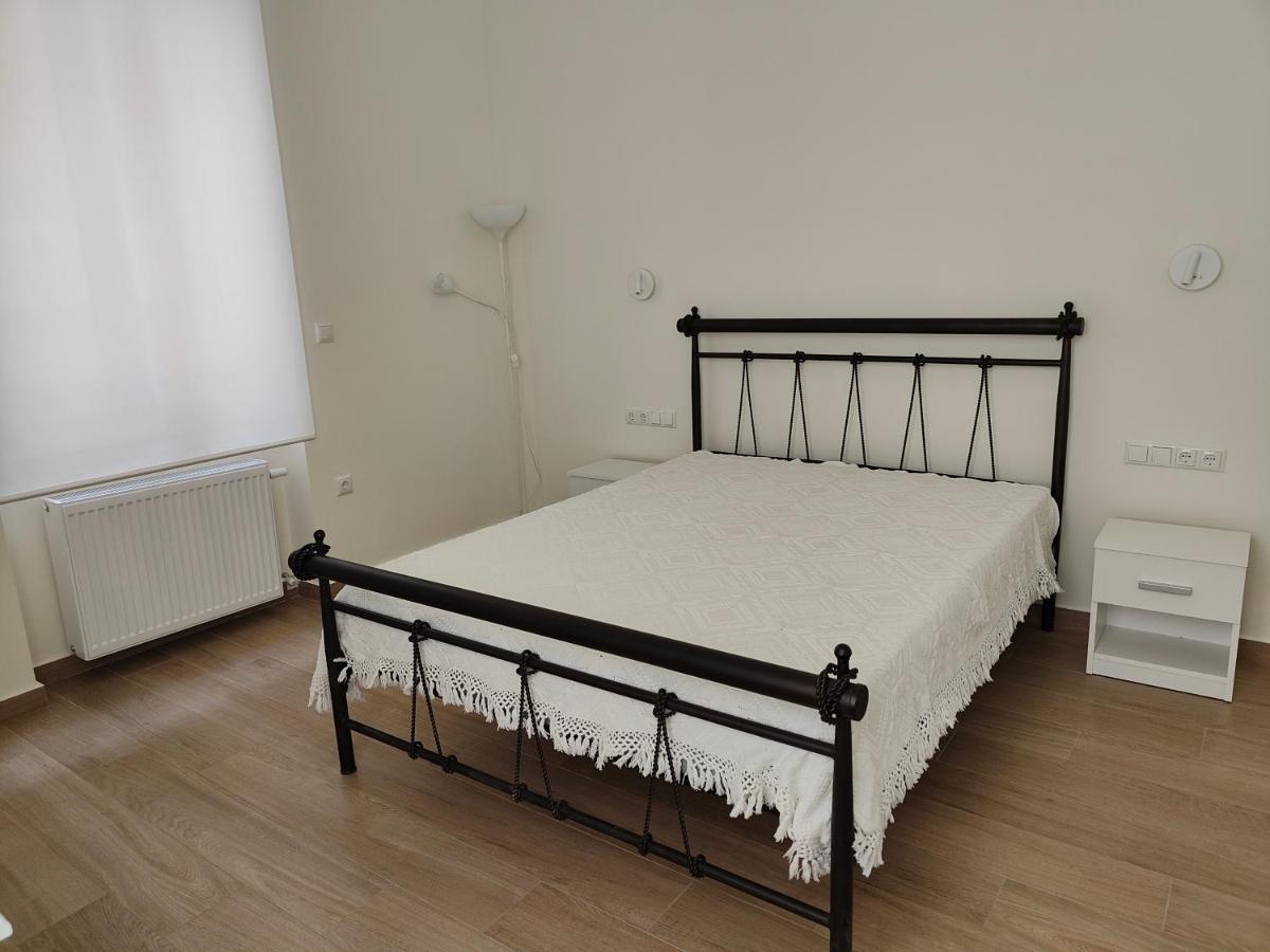 Litseli Apartment Атина Екстериор снимка