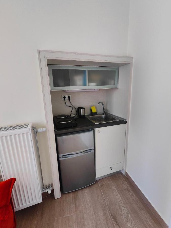 Litseli Apartment Атина Екстериор снимка