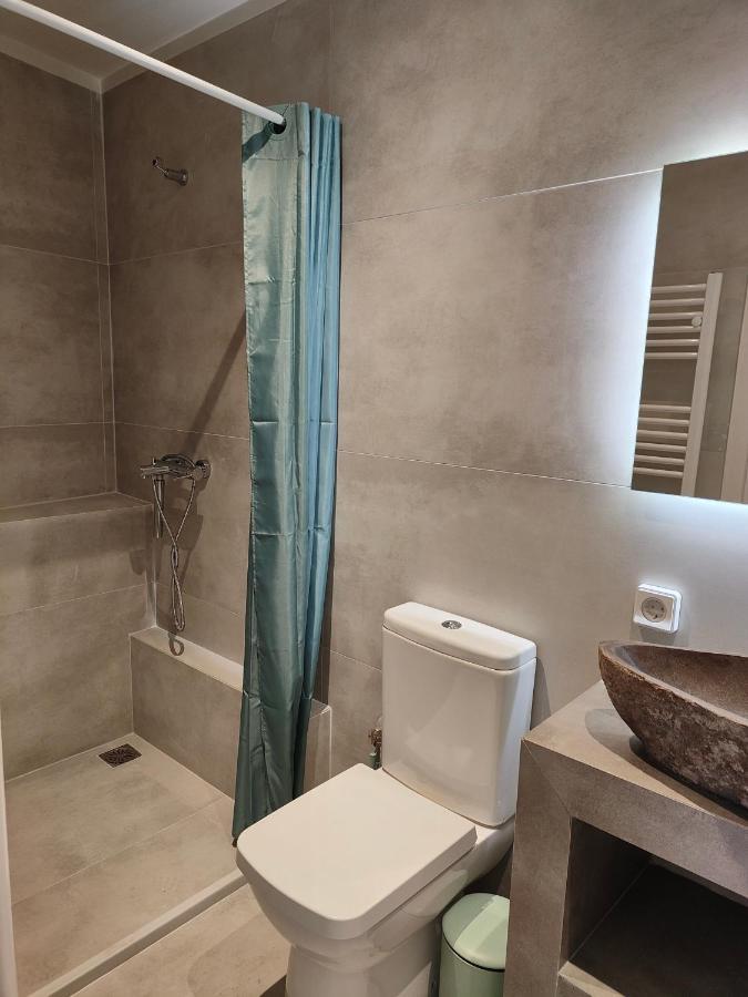 Litseli Apartment Атина Екстериор снимка
