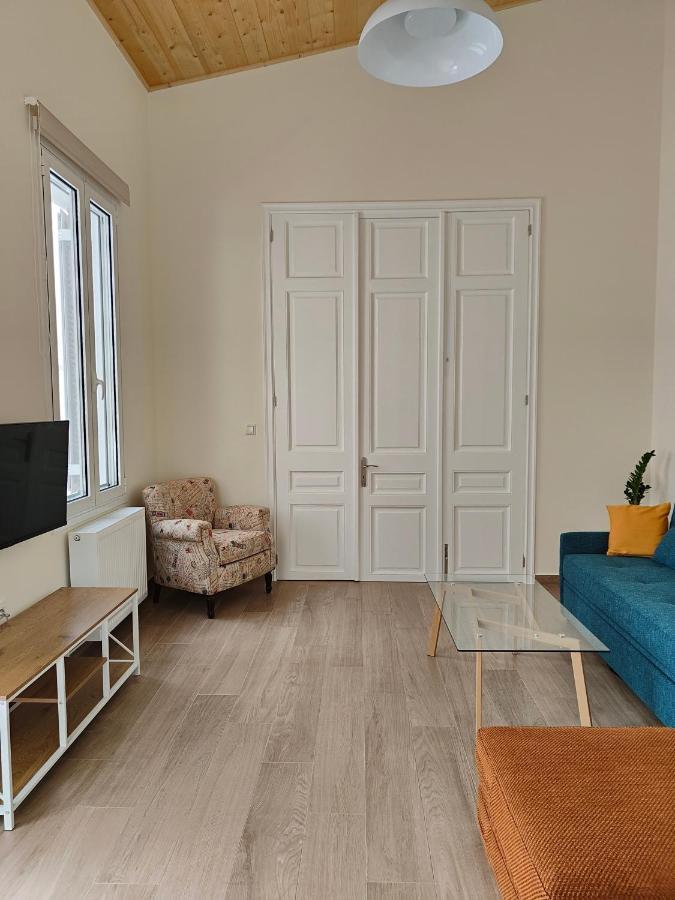 Litseli Apartment Атина Екстериор снимка