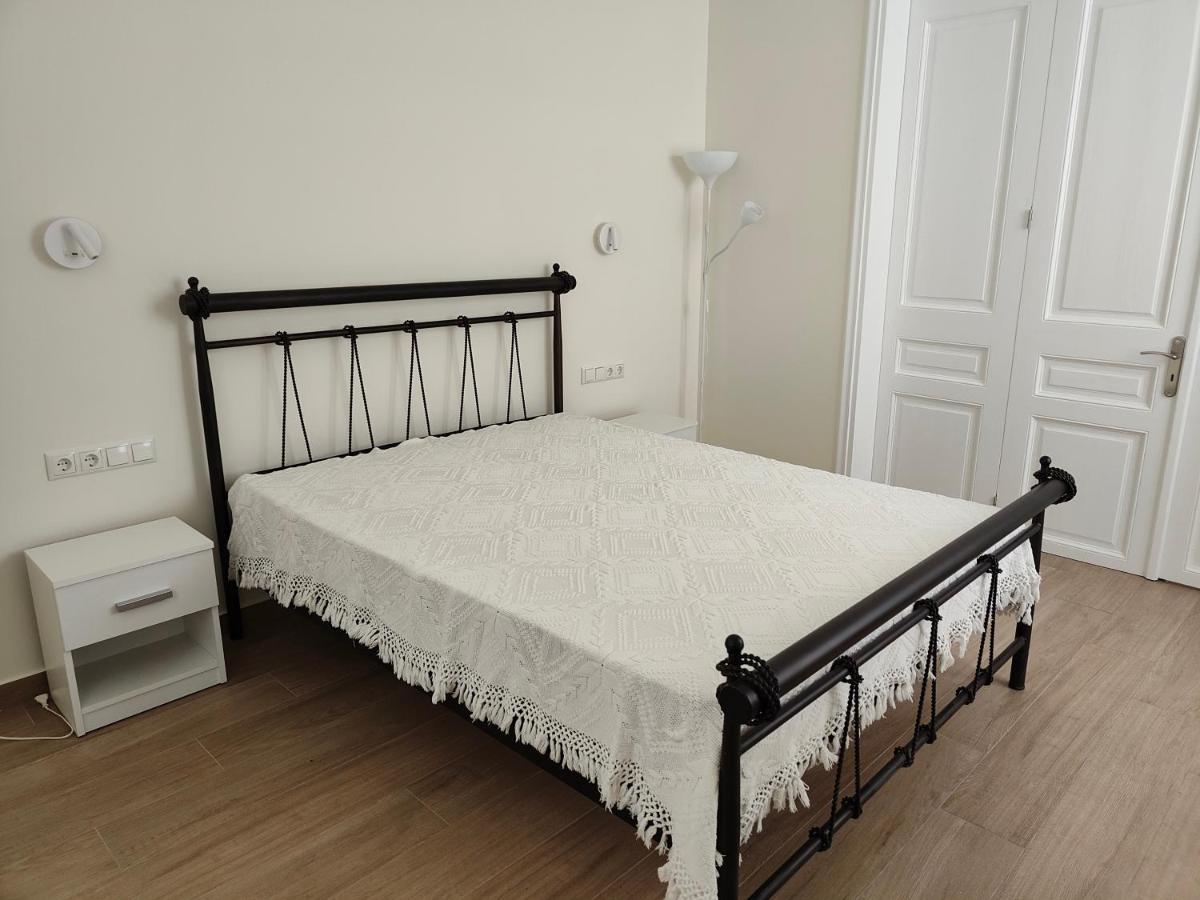 Litseli Apartment Атина Екстериор снимка