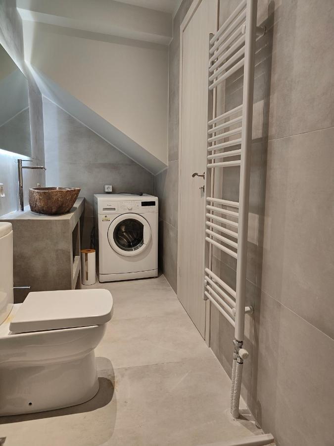 Litseli Apartment Атина Екстериор снимка